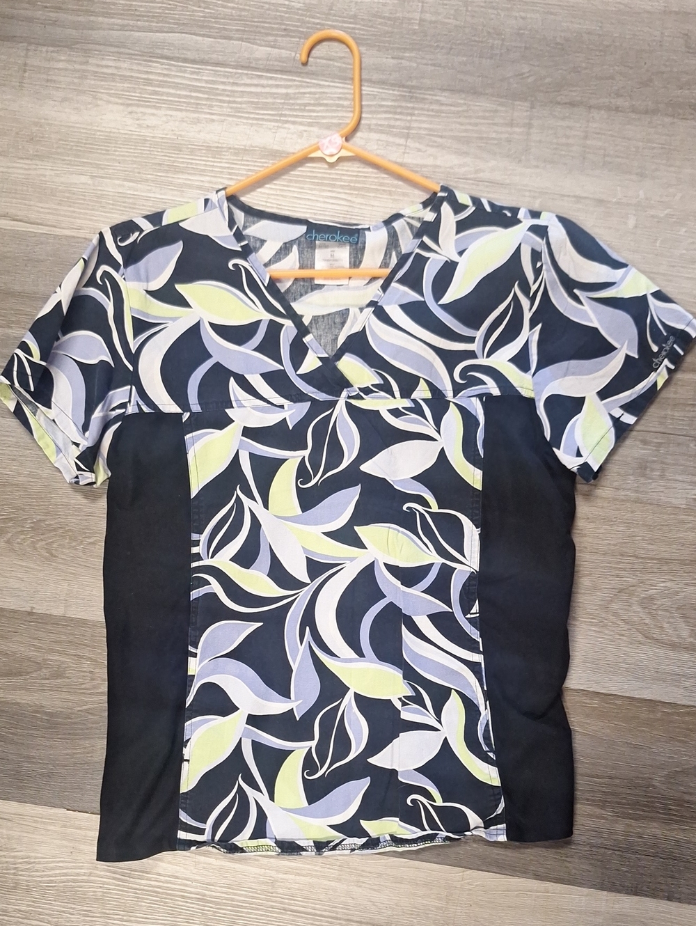 Cherokee Navy, White & Light Green Leaf-Print V-Neck Top